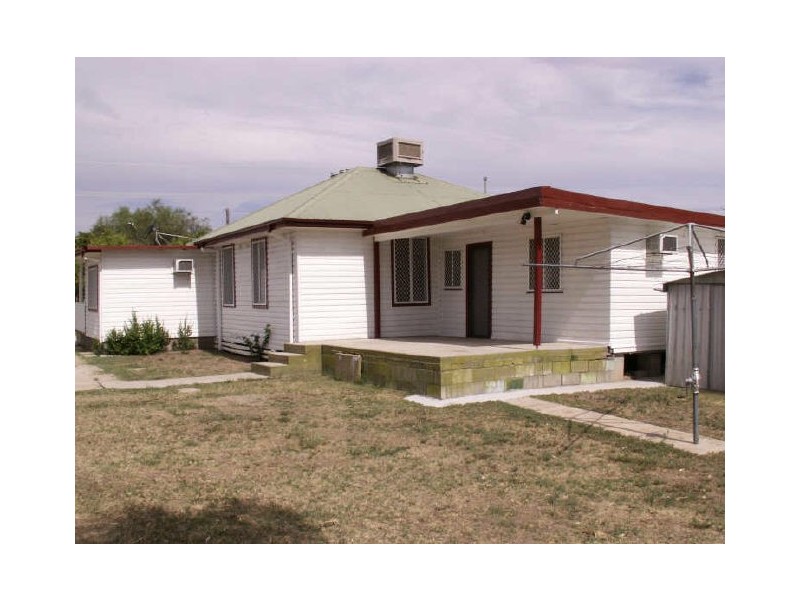 17 Dover, Moree NSW 2400