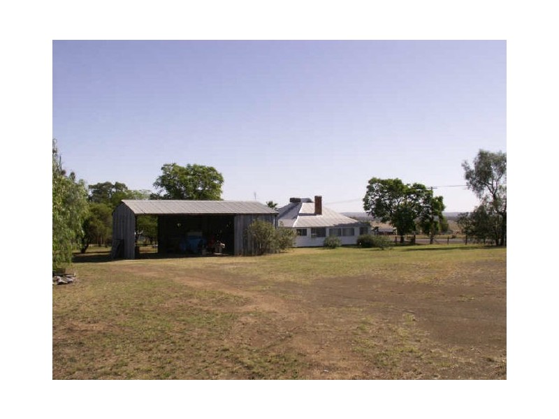 7 Railway Parade, Gravesend NSW 2401