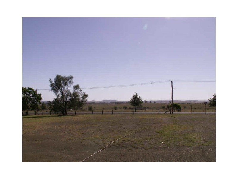 7 Railway Parade, Gravesend NSW 2401