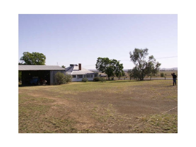 7 Railway Parade, Gravesend NSW 2401