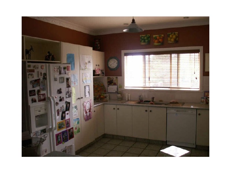 4 Melaleuca Cl, Moree NSW 2400