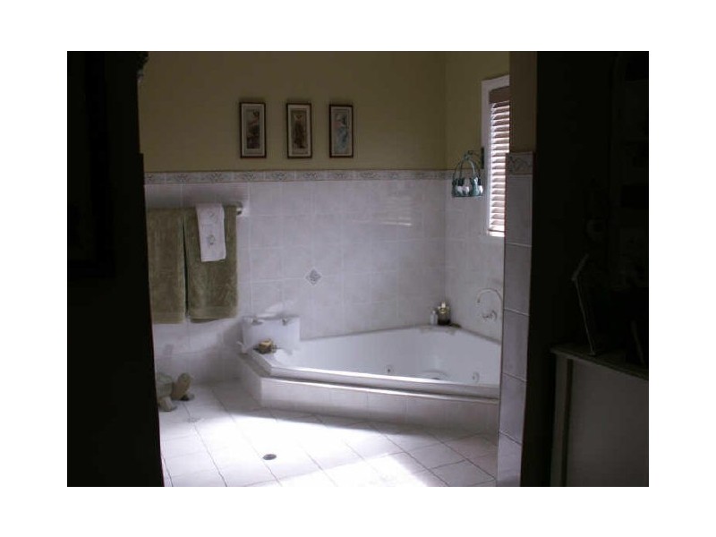 4 Melaleuca Cl, Moree NSW 2400