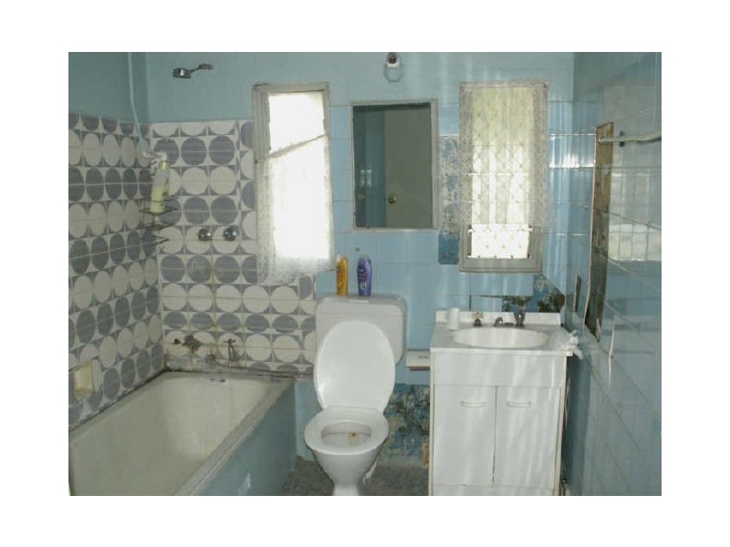 6 Adelaide, Moree NSW 2400