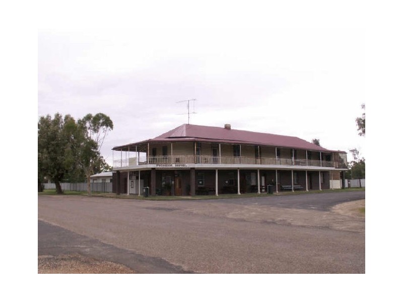 21 bishop, Boomi NSW 2405