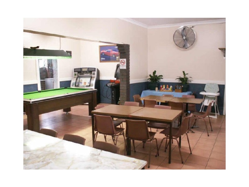 21 bishop, Boomi NSW 2405