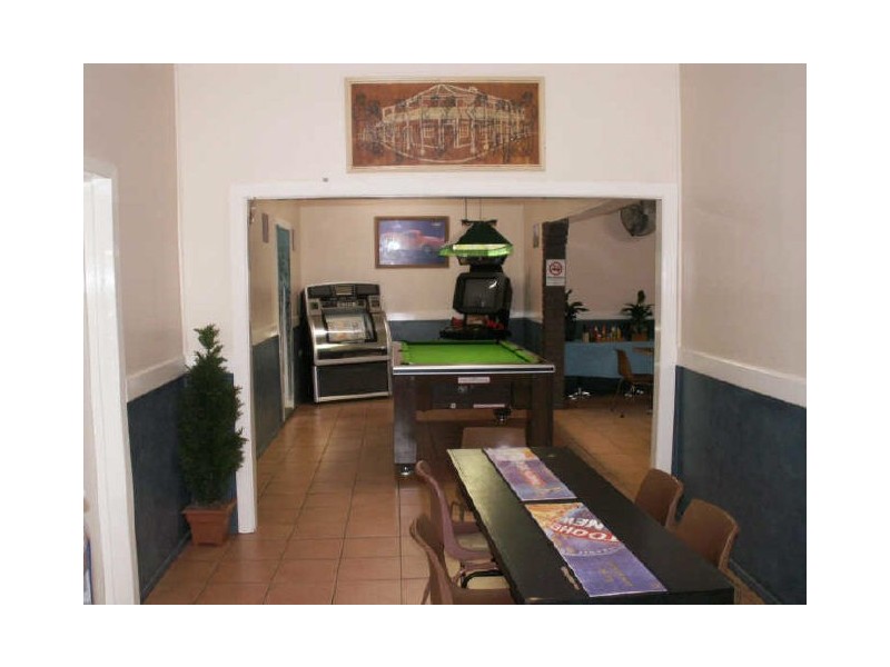 21 bishop, Boomi NSW 2405