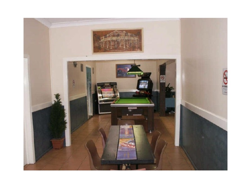 21 bishop, Boomi NSW 2405