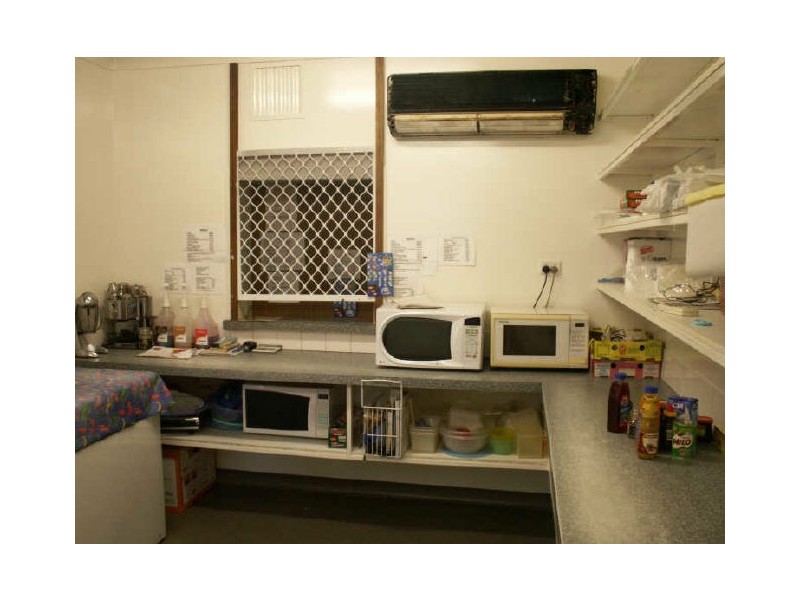 21 bishop, Boomi NSW 2405