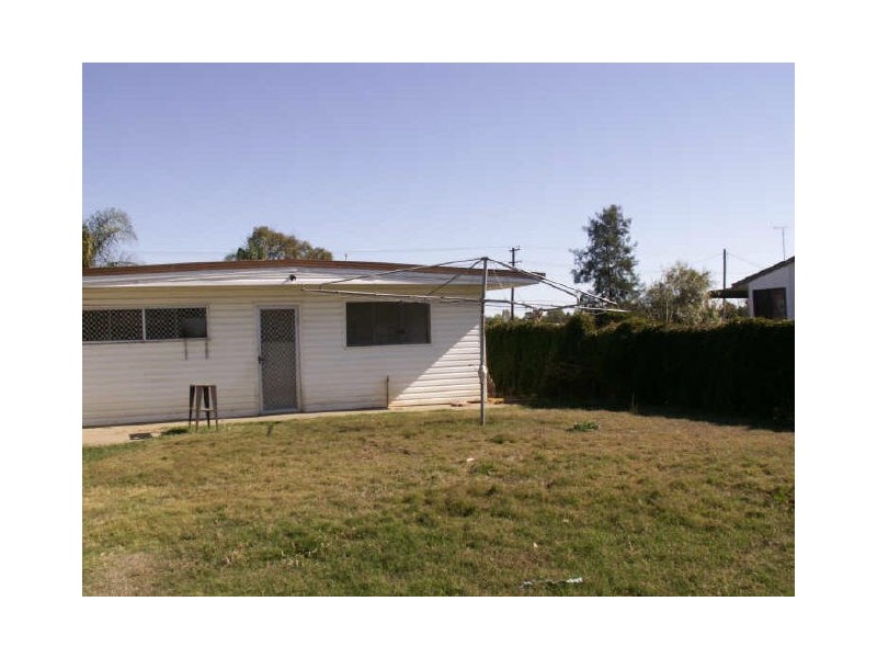 26 James, Moree NSW 2400
