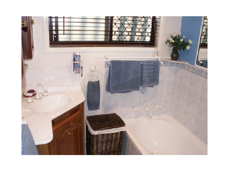 13 Bohenia Cres, Moree NSW 2400