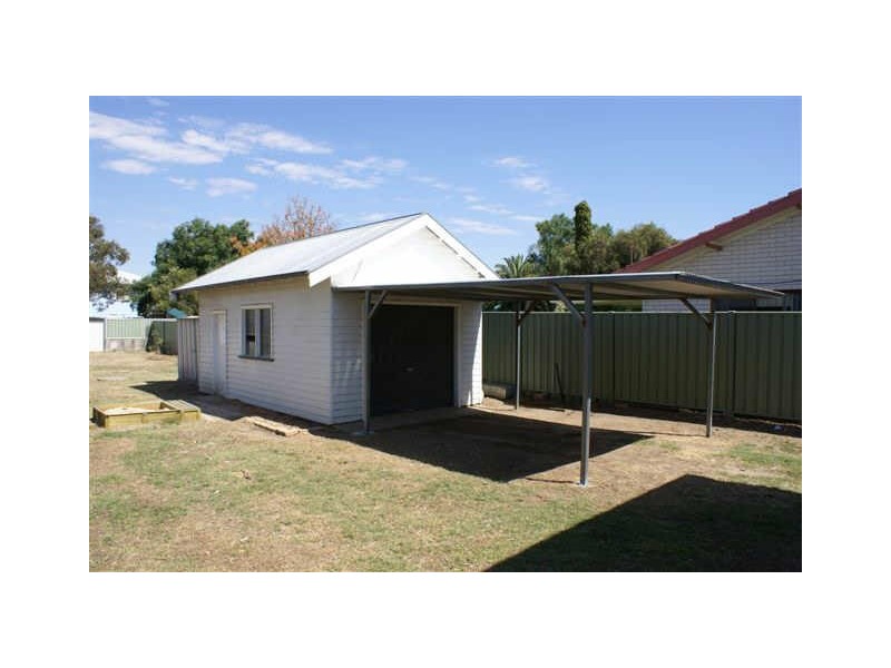 381 Chester St, Moree NSW 2400