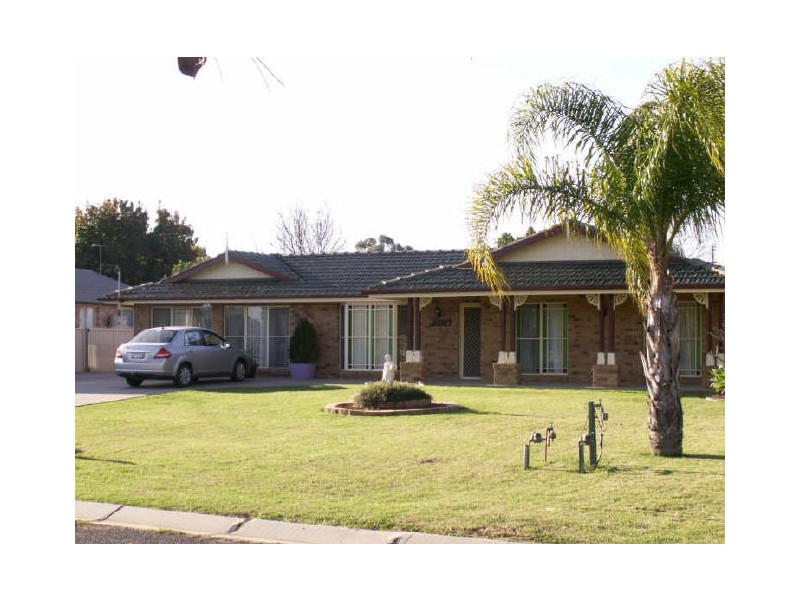 7 Shaftesbury Ave, Moree NSW 2400