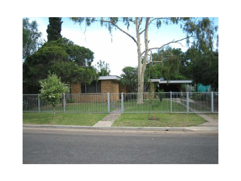 21 Delander, Moree NSW 2400