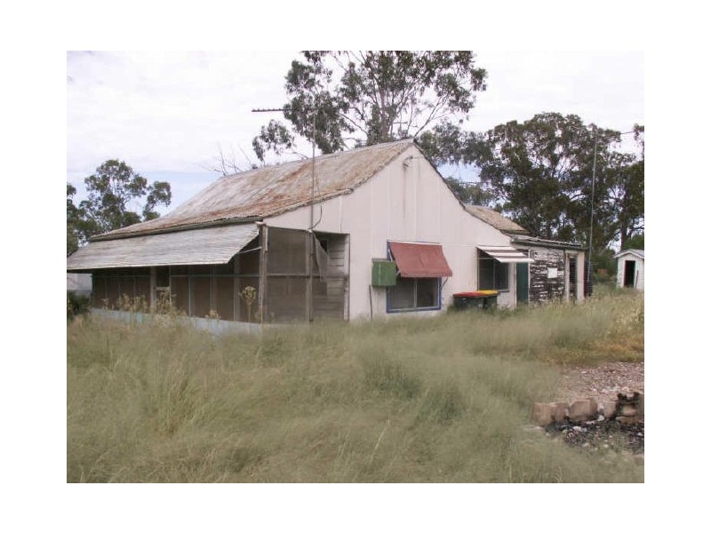 1 Bishop, Boomi NSW 2405