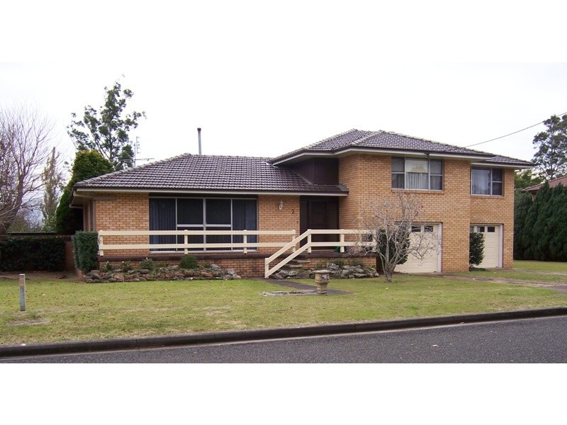 2 West Cranston Avenue, Singleton NSW 2330