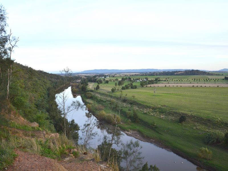 39 Llanrian Drive, Singleton NSW 2330