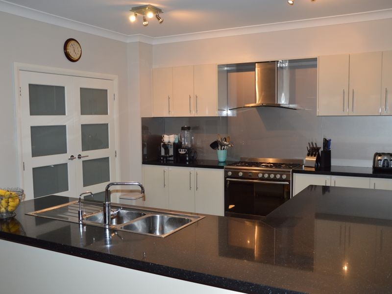39 Llanrian Drive, Singleton NSW 2330