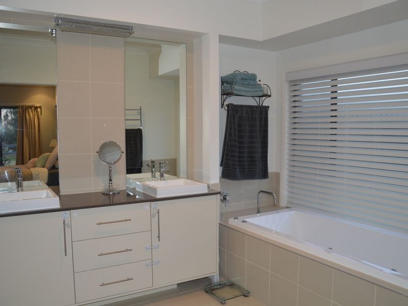 39 Llanrian Drive, Singleton NSW 2330