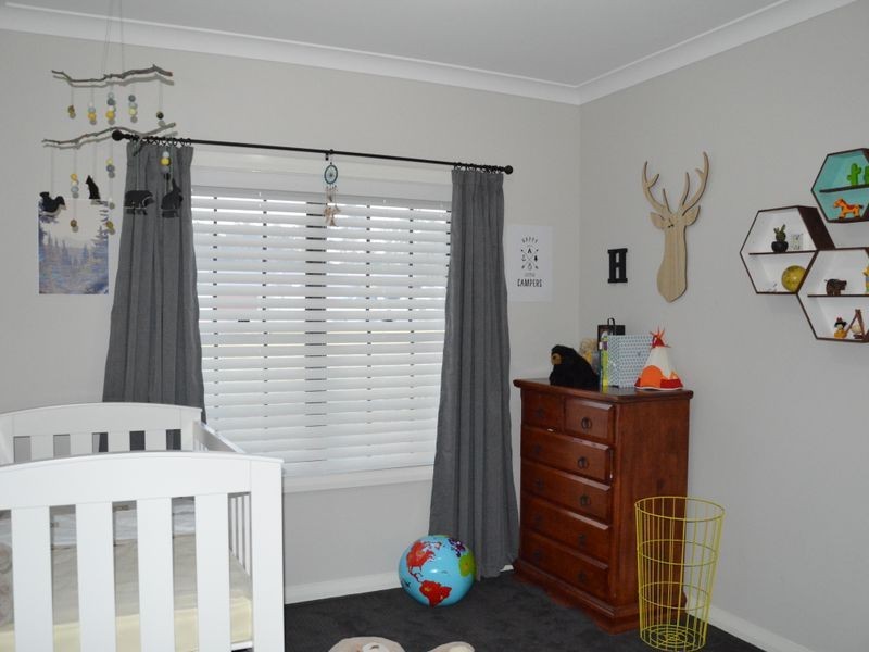 39 Llanrian Drive, Singleton NSW 2330