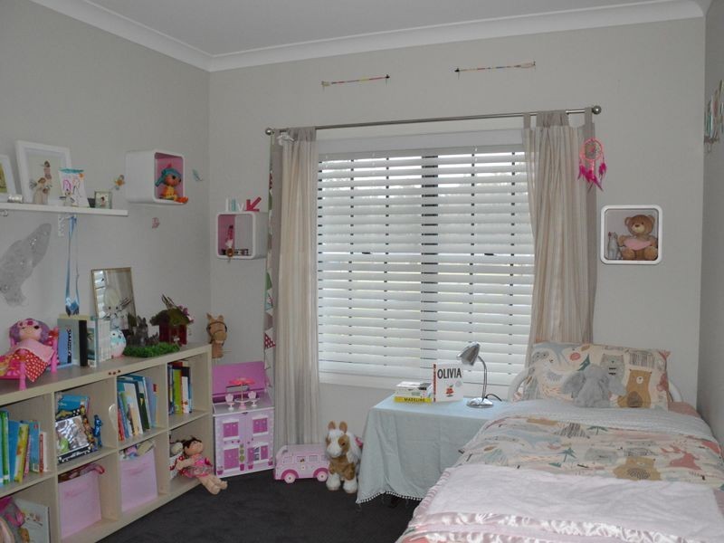 39 Llanrian Drive, Singleton NSW 2330
