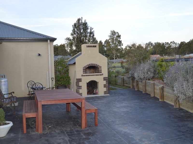 39 Llanrian Drive, Singleton NSW 2330
