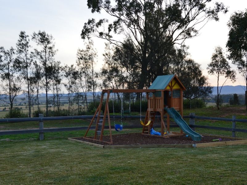 39 Llanrian Drive, Singleton NSW 2330
