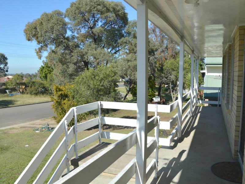 8 Wakehurst Crescent, Singleton NSW 2330