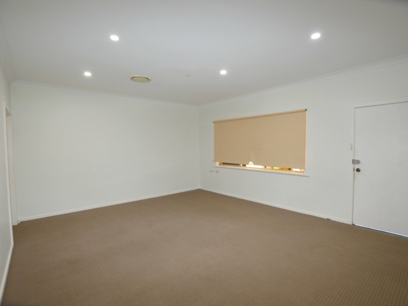 10 Dalton Avenue, Singleton NSW 2330