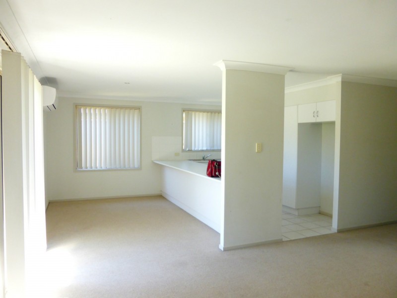 2/14 Dargin Close, Singleton NSW 2330