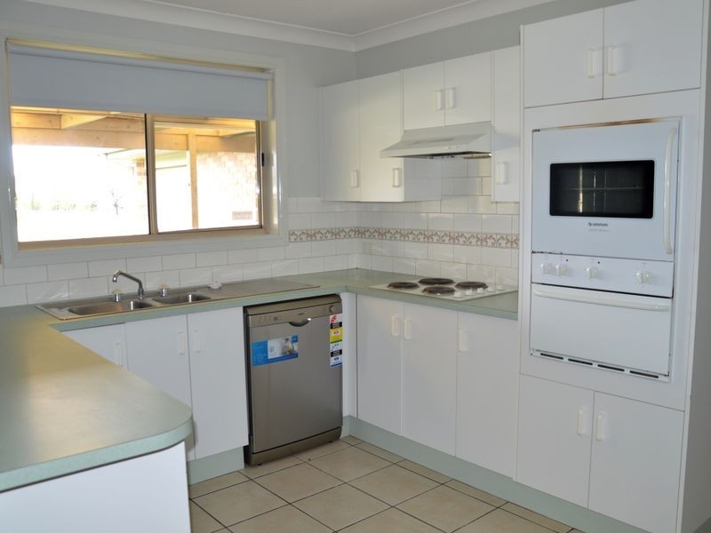 11 Allen Court, Singleton NSW 2330