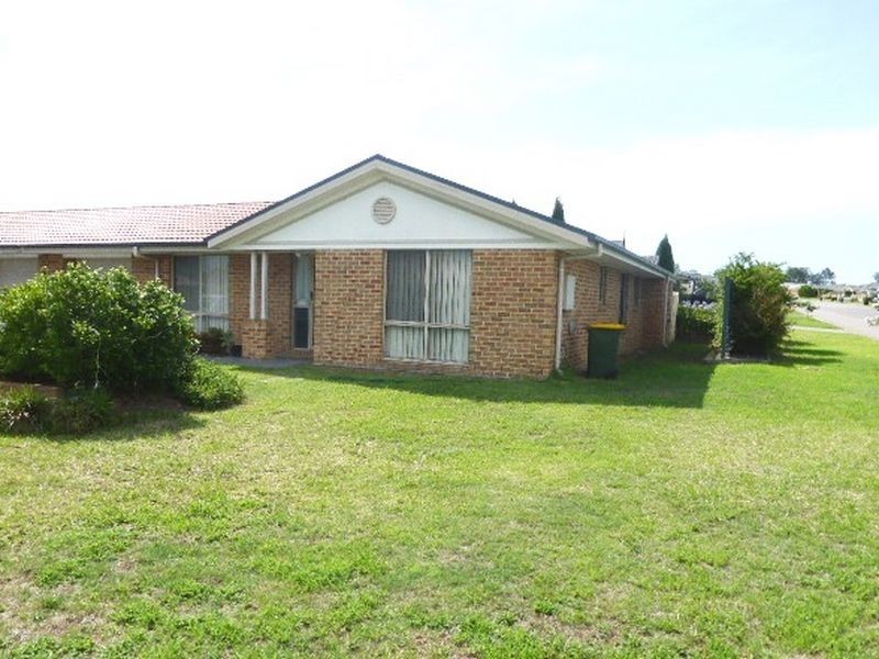 2/43 Dominion Avenue, Singleton NSW 2330