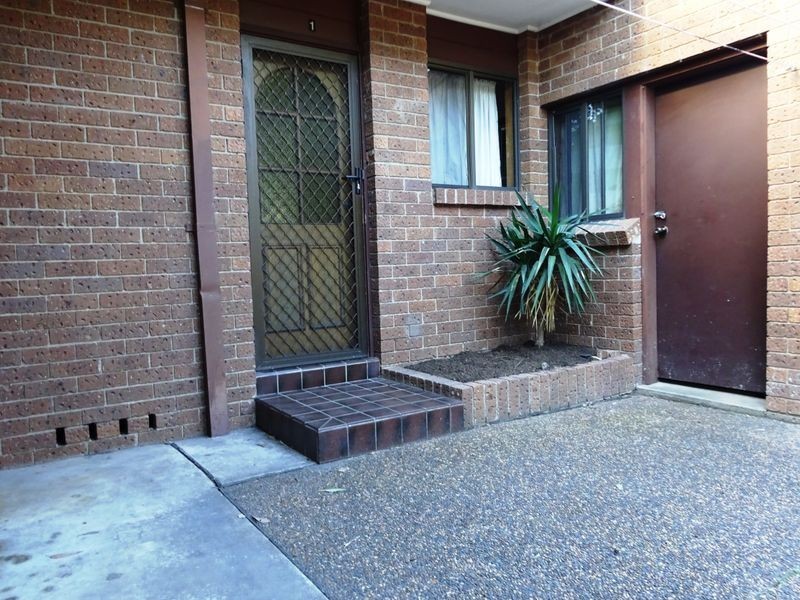 1/17 Wilcox Avenue, Singleton NSW 2330