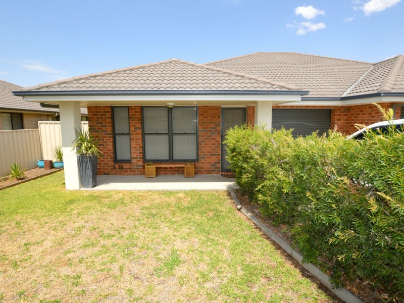 2/54 Wattle Ponds Road, Singleton NSW 2330