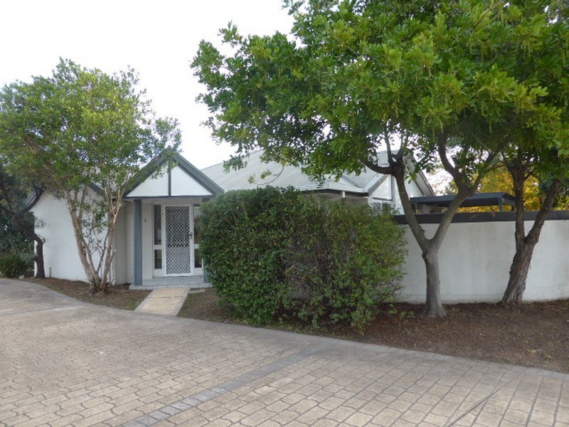 4 Woodside Avenue, Singleton NSW 2330
