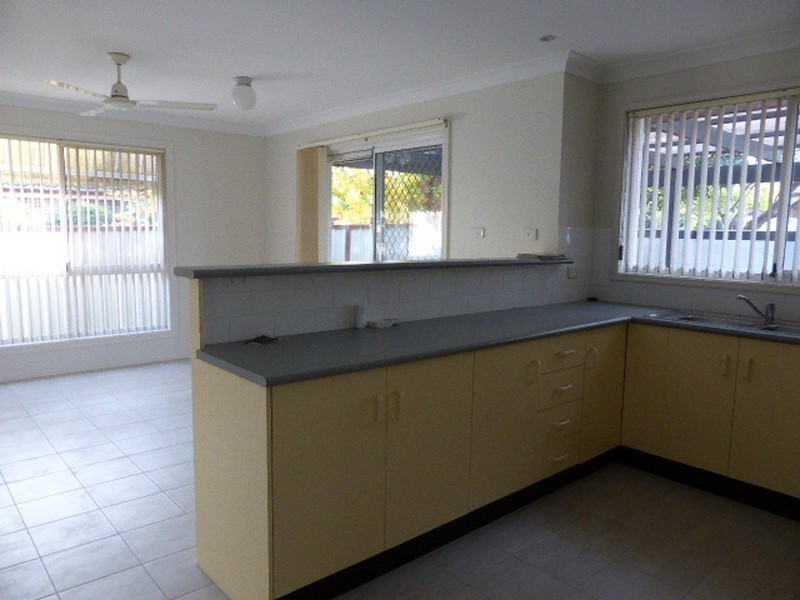 4 Woodside Avenue, Singleton NSW 2330