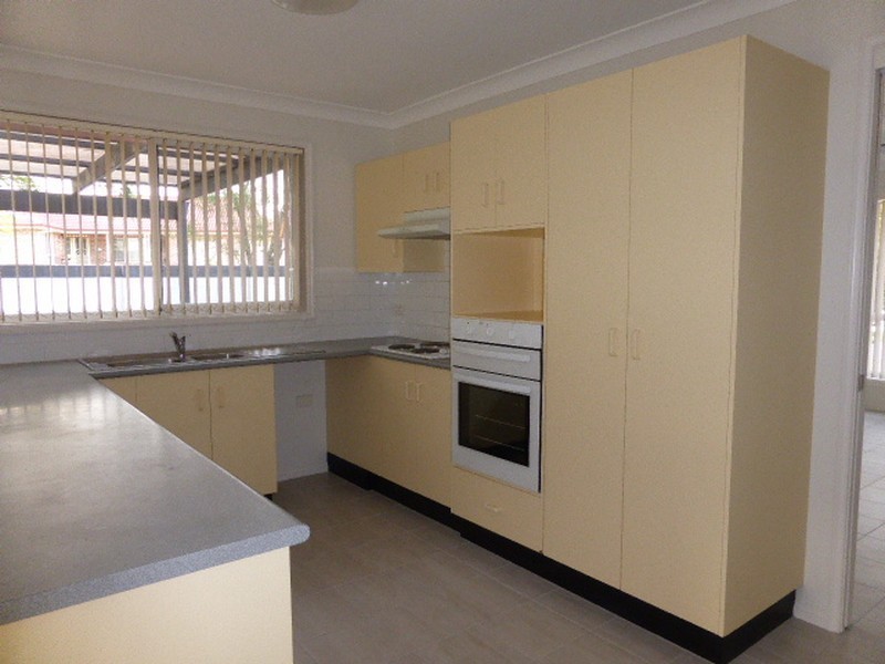 4 Woodside Avenue, Singleton NSW 2330