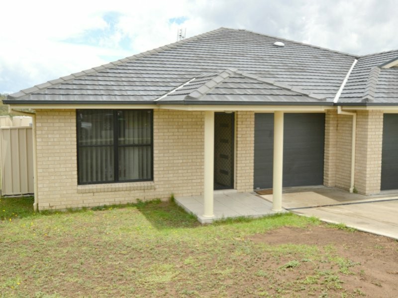 1/142 McMahon Way, Singleton NSW 2330