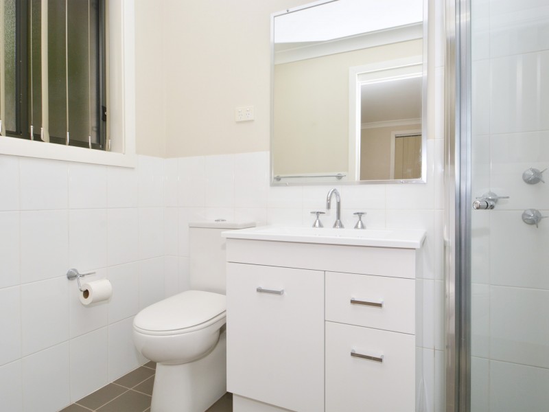 2/159 Gardner Circuit, Singleton NSW 2330