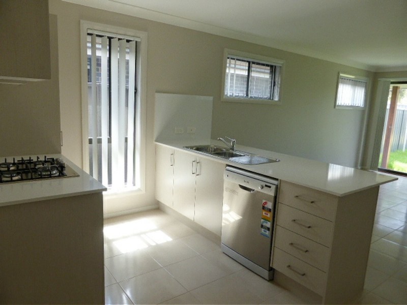 2/15 Lambkin Street, Singleton NSW 2330