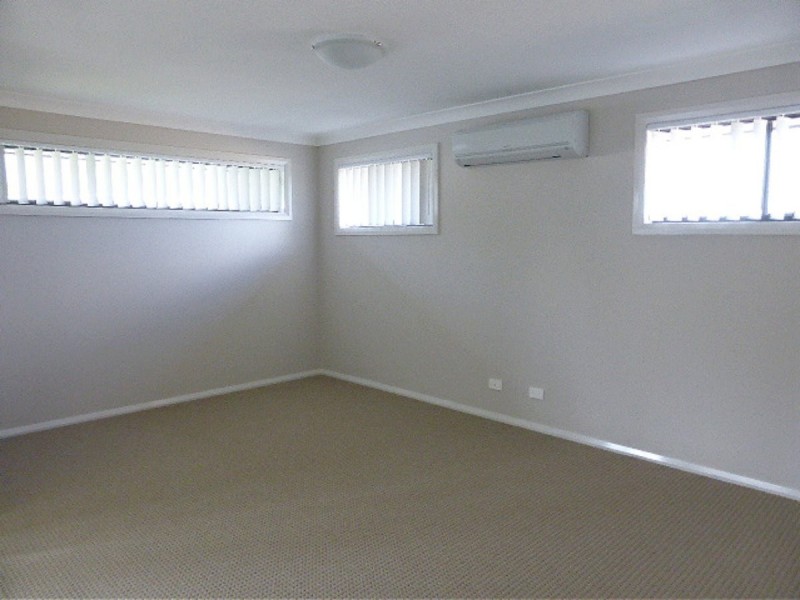 2/15 Lambkin Street, Singleton NSW 2330