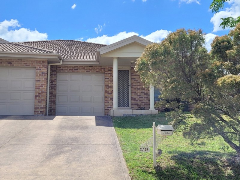 2/37 Nelson Drive, Singleton NSW 2330