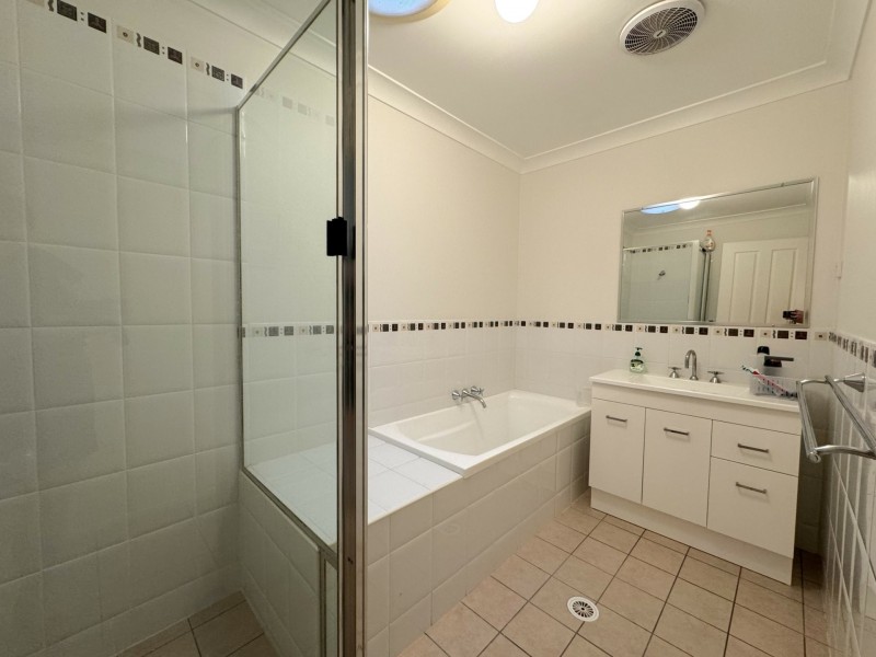 2/37 Nelson Drive, Singleton NSW 2330