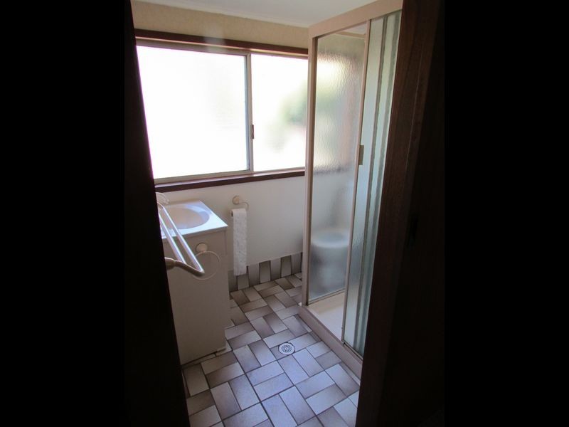 - Putty Road, Singleton NSW 2330