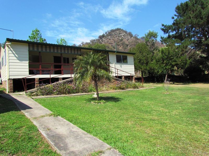 - Putty Road, Singleton NSW 2330