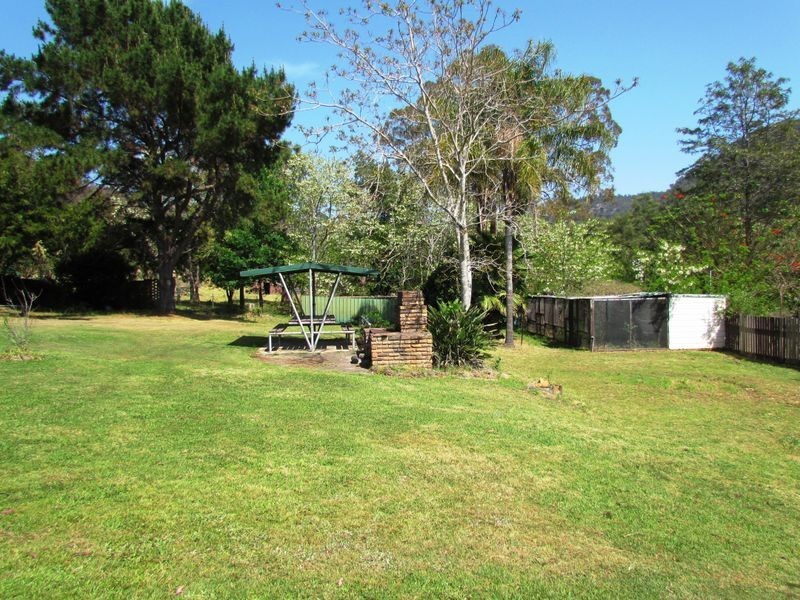 - Putty Road, Singleton NSW 2330