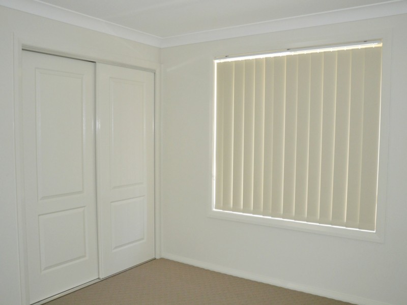 2/31 Broomfield Crescent, Singleton NSW 2330