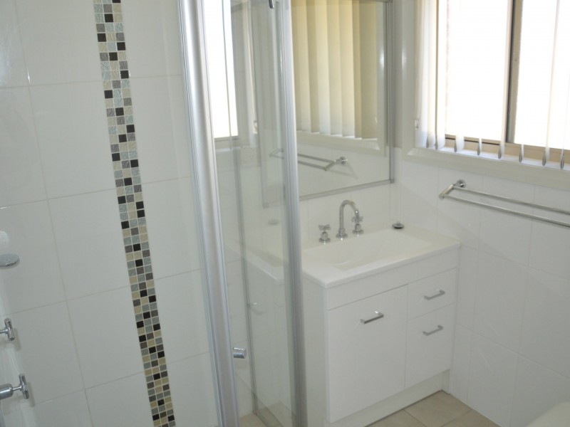 2/31 Broomfield Crescent, Singleton NSW 2330