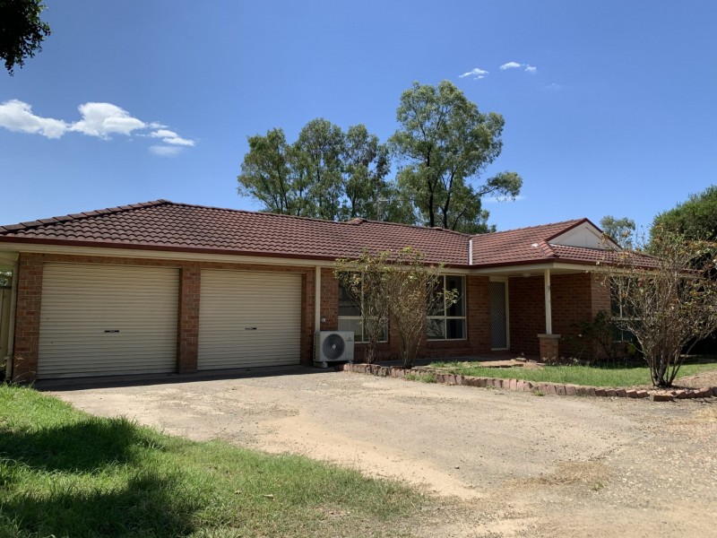 9 Allen Court, Singleton NSW 2330