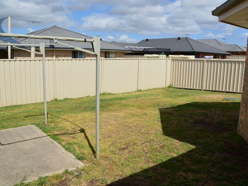 2/40 Pioneer Road, Singleton NSW 2330