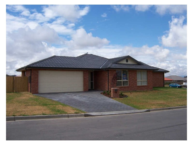 2 Graham Avenue, Singleton NSW 2330